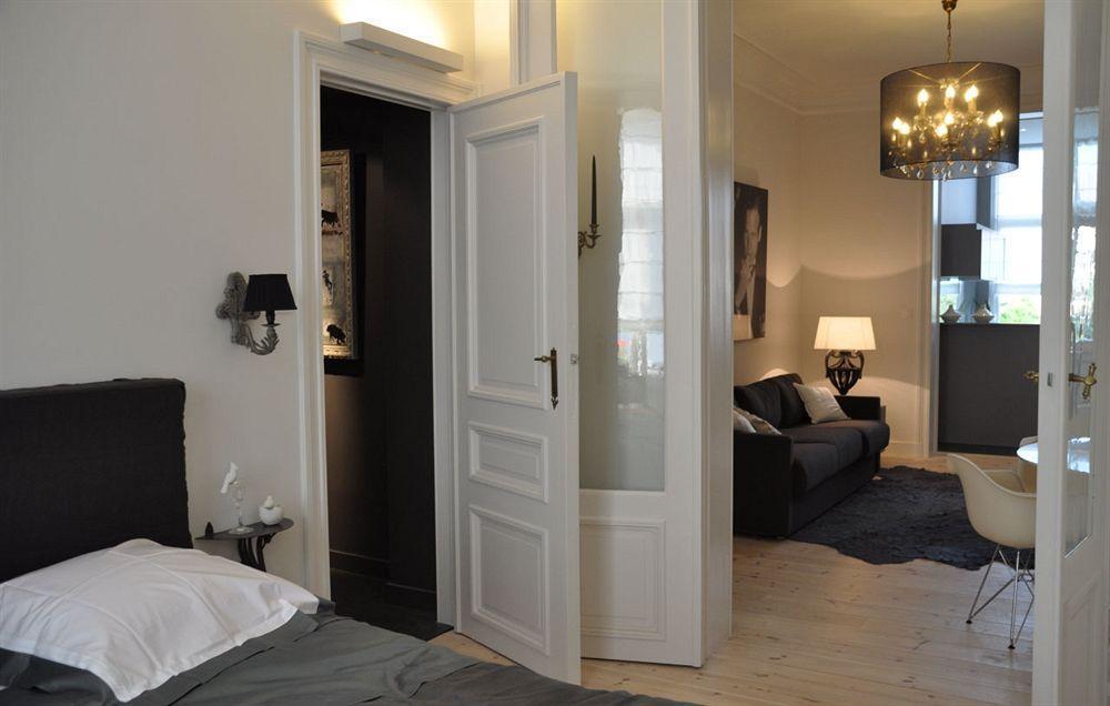 B&B Un Jardin En Ville Saint-Gilles Bagian luar foto
