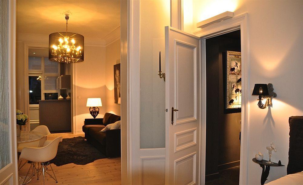B&B Un Jardin En Ville Saint-Gilles Bagian luar foto