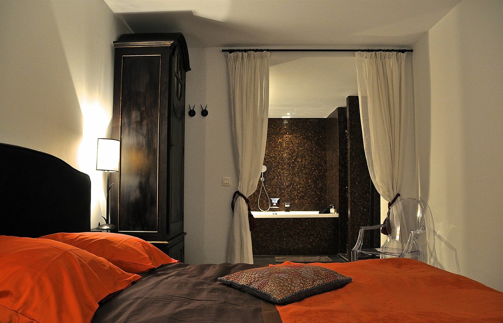 B&B Un Jardin En Ville Saint-Gilles Bagian luar foto