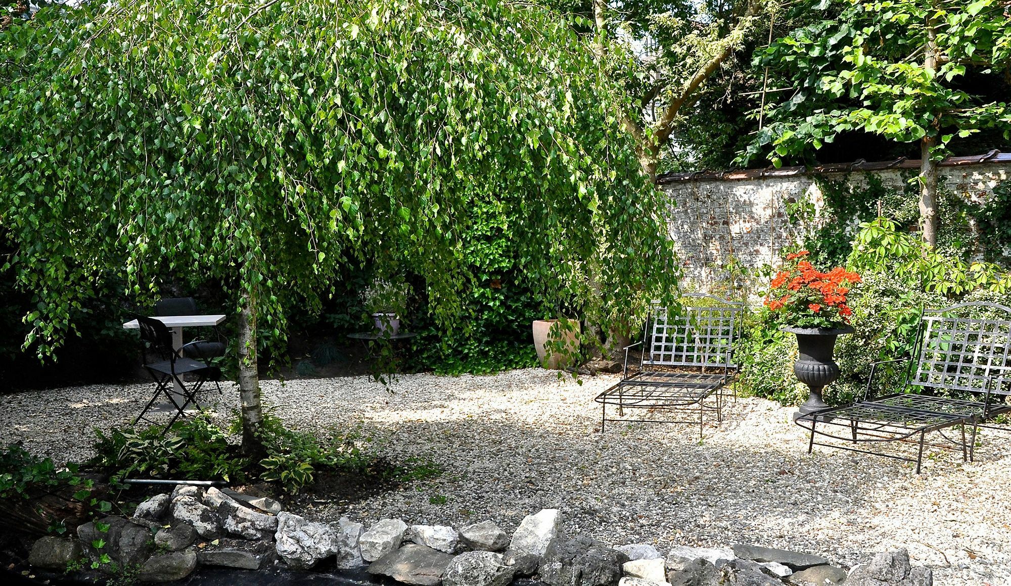 B&B Un Jardin En Ville Saint-Gilles Bagian luar foto