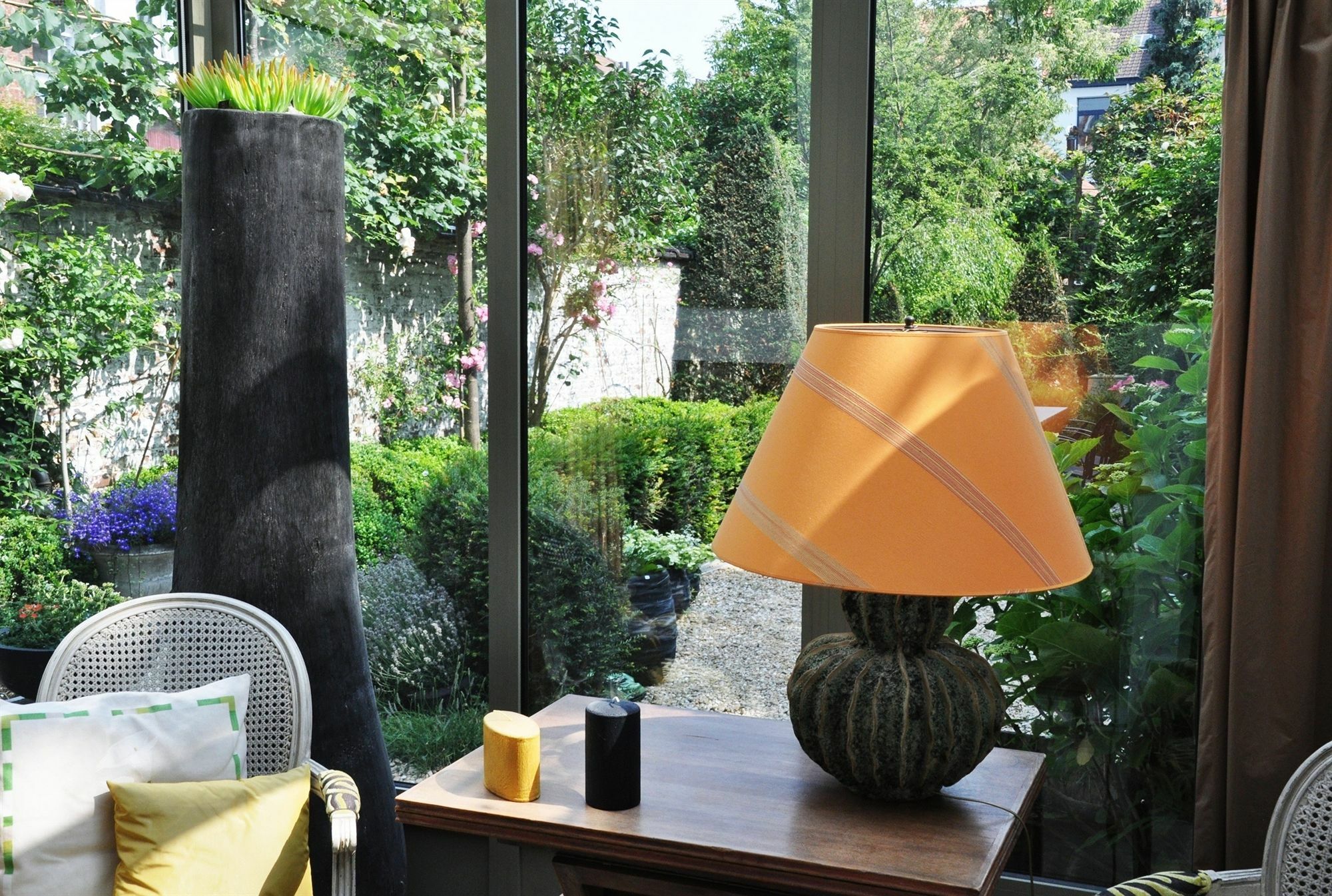 B&B Un Jardin En Ville Saint-Gilles Bagian luar foto